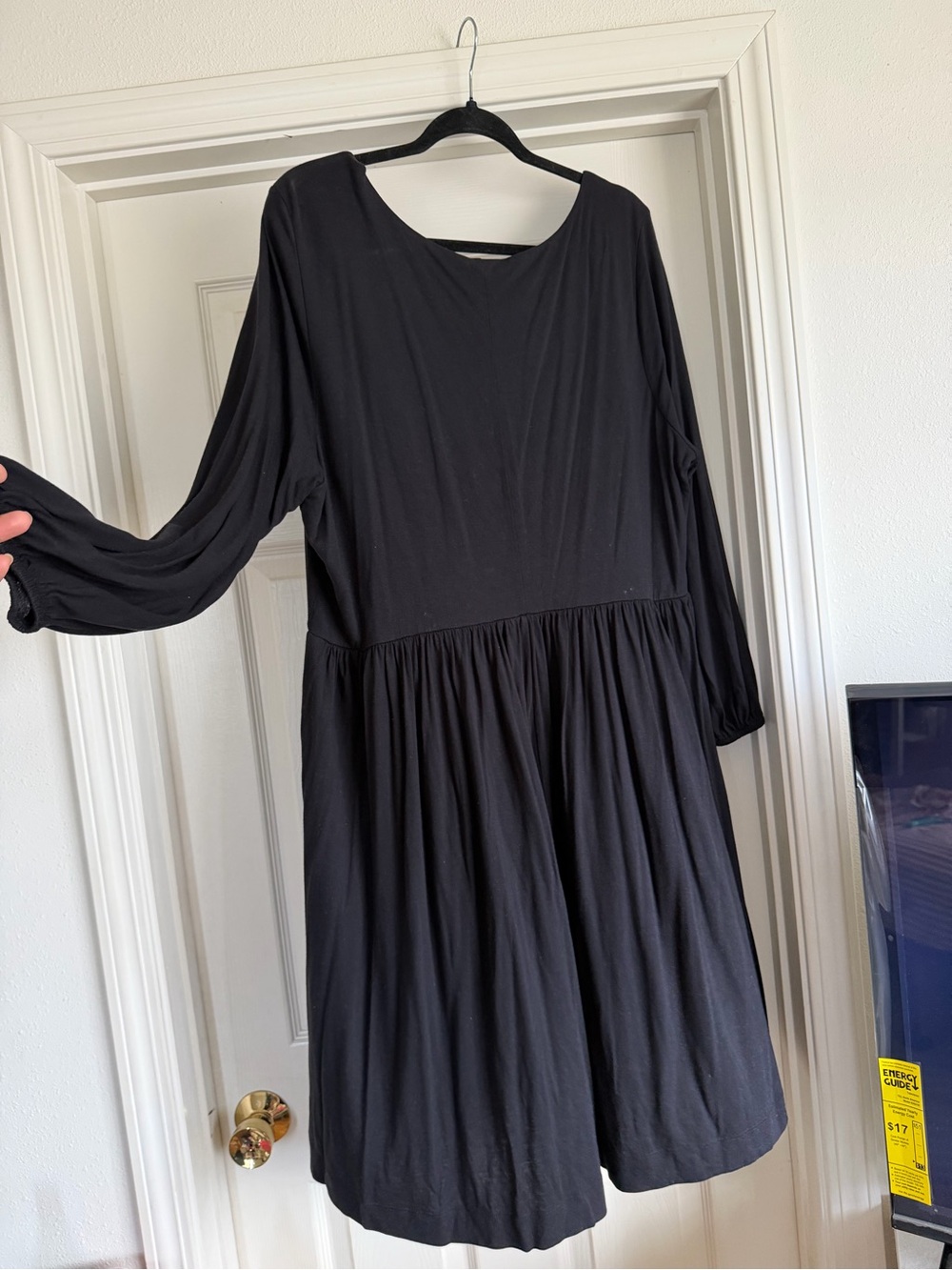 Old Navy Black Long-Sleeve V-Neck Swing Dress - Picture 5 of 6